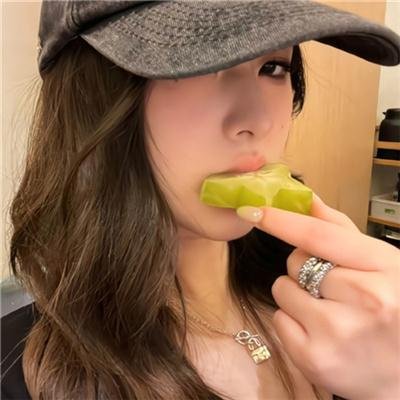 在阳光下腐烂